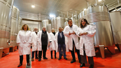 Lorenzana destaca el peso del sector del vino en la marca Galicia Calidade, el 20 % de los productos acreditados con este sello